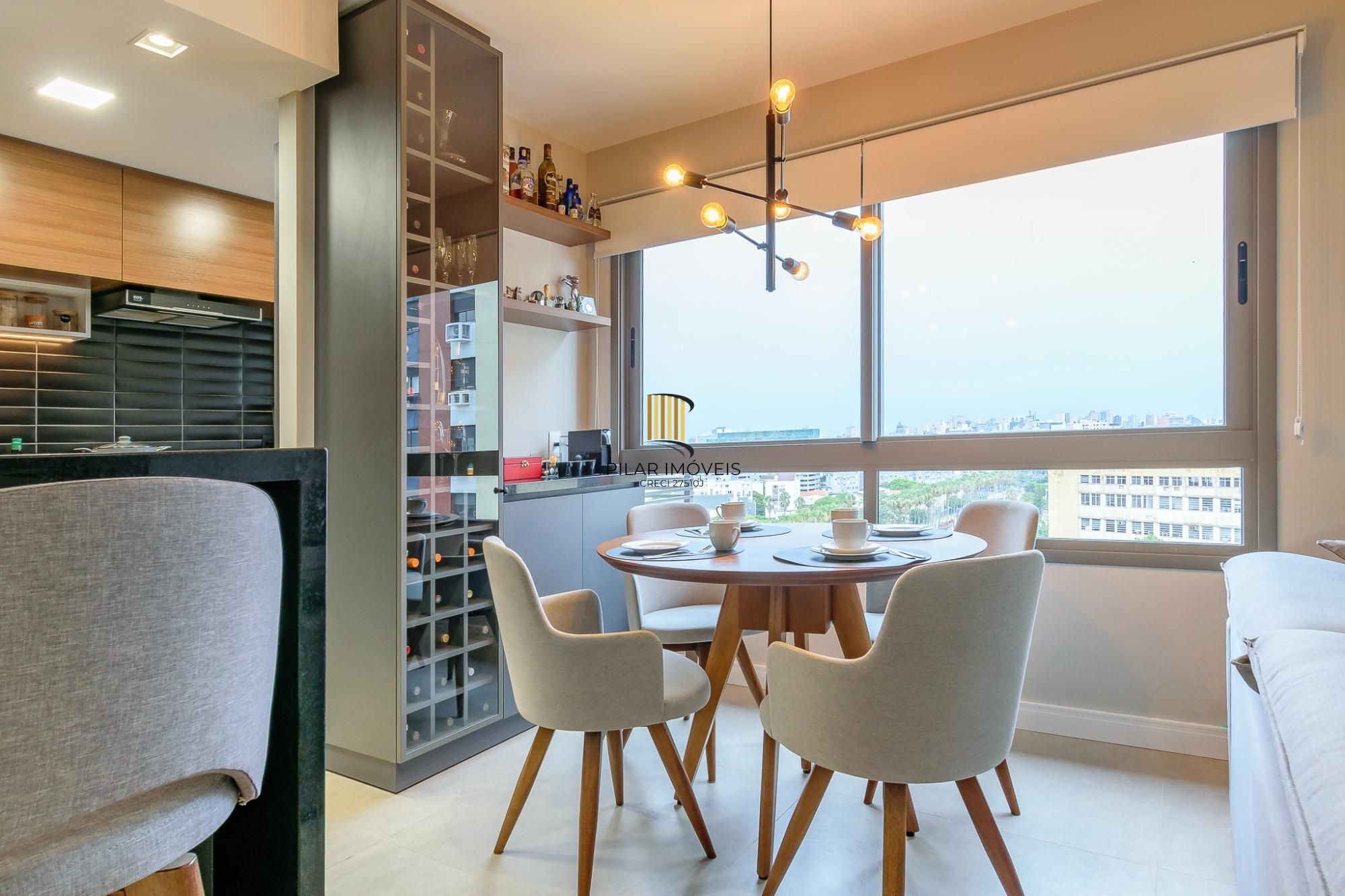 Apartamento com 2 dormitórios, 75m2 à venda no bairro farropilha