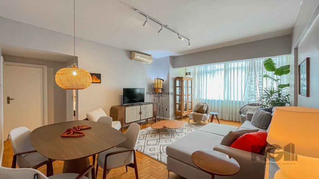 Apartamento para comprar ,  dois dormitórios, 1 vaga de garagem no Centro Histórico.