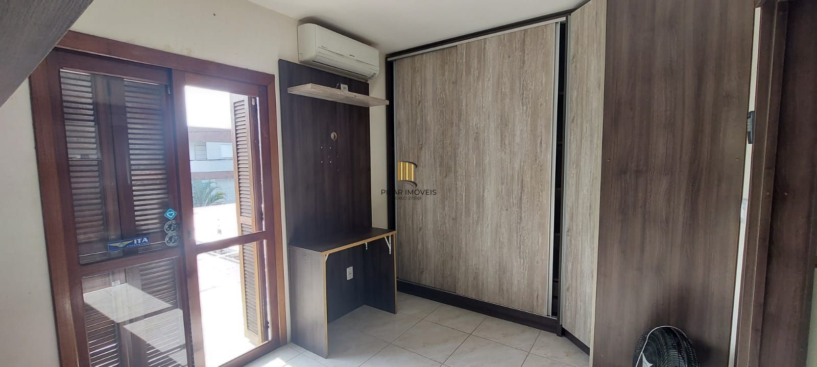 Boletto Imóveis vende casa em Canoas , 2 dormitórios, 1 banheiro, 1 lavabo, garagem para 2 carros,  com móveis fixos em MDF, em fino acabamento.
