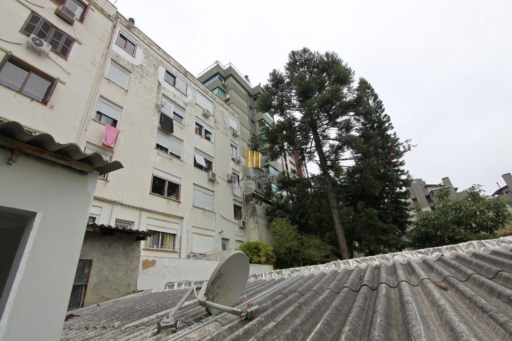 Terreno com Casa Para comprar com 3 dormitórios  111 m²