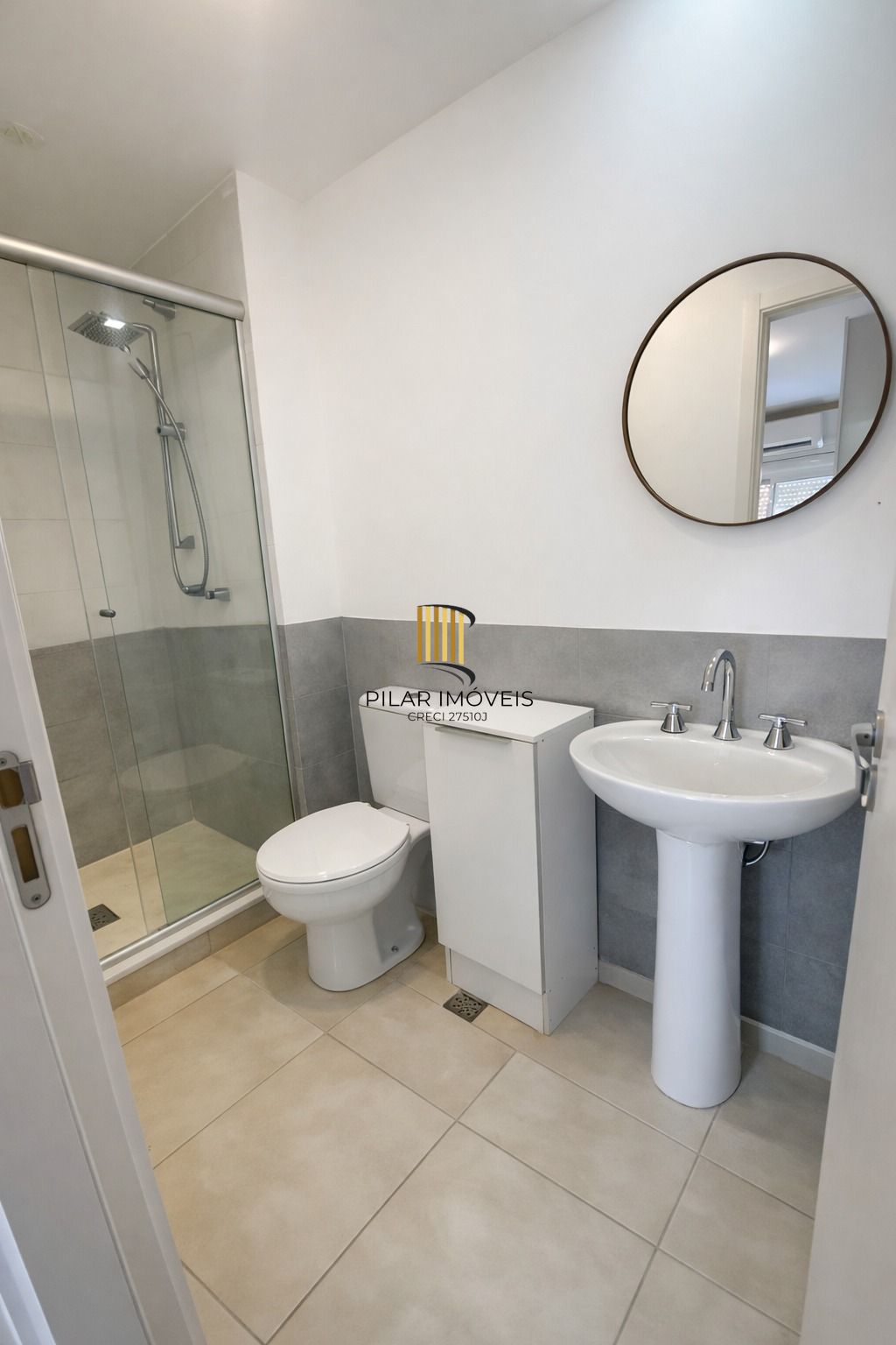 Excelente apartamento de 02 dormitórios com suíte na região central