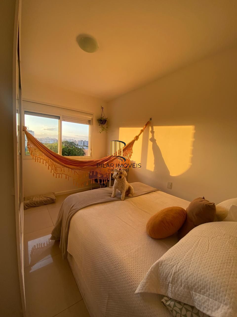 Excelente apartamento de 02 dormitórios com suíte na região central