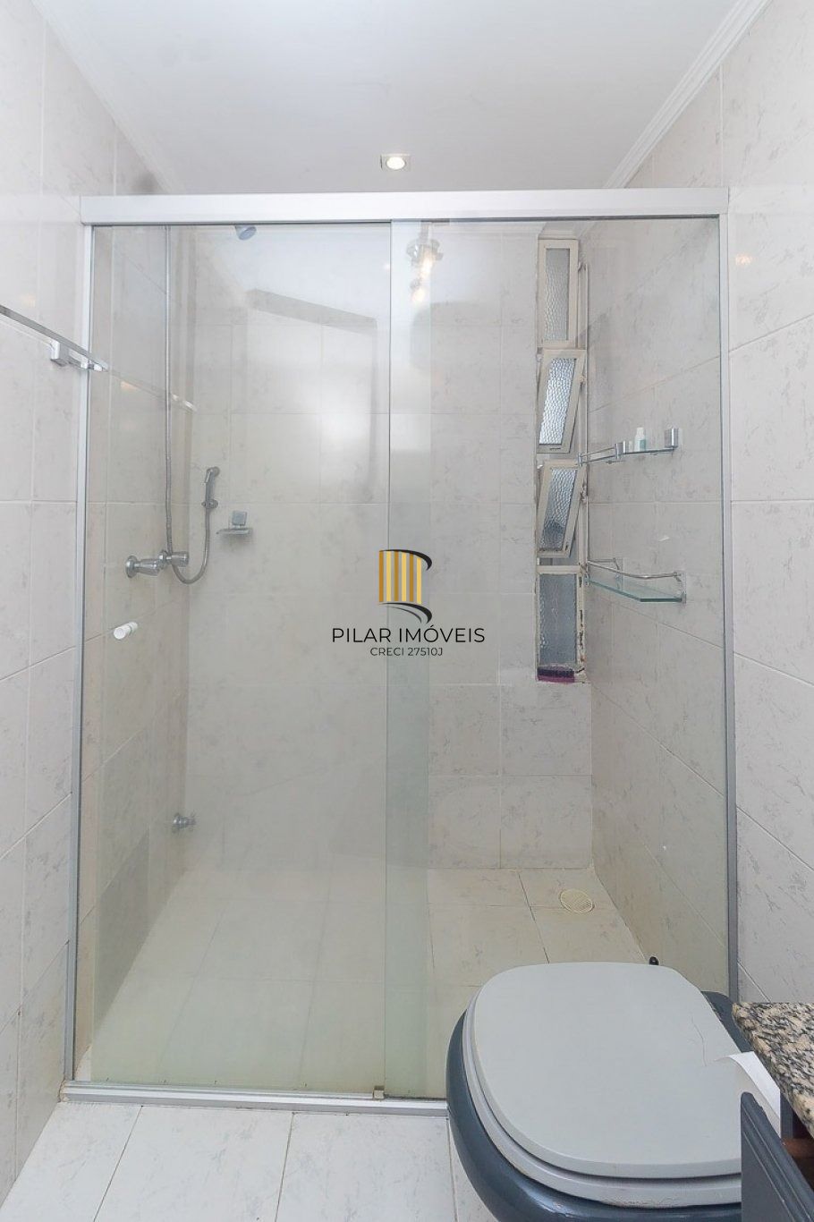 Apartamento 2 dormitórios 1 suíte no bairro São João em Porto Alegre.