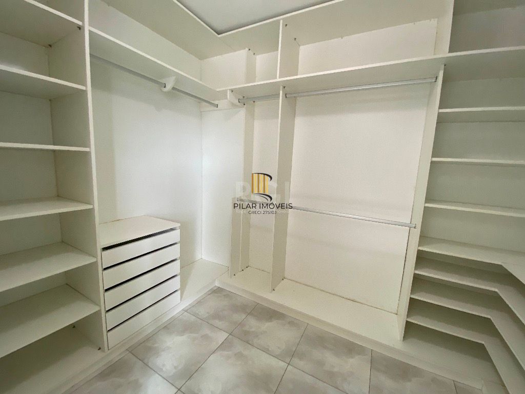 Apartamento Para Comprar  no Karpathos com 2 Dormitórios transformado em 1 suite com closet