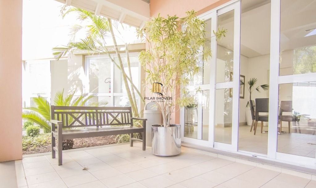 Casa Para Comprar  em condomínio com 5 quartos e 4 vagas no Jardim Botânico