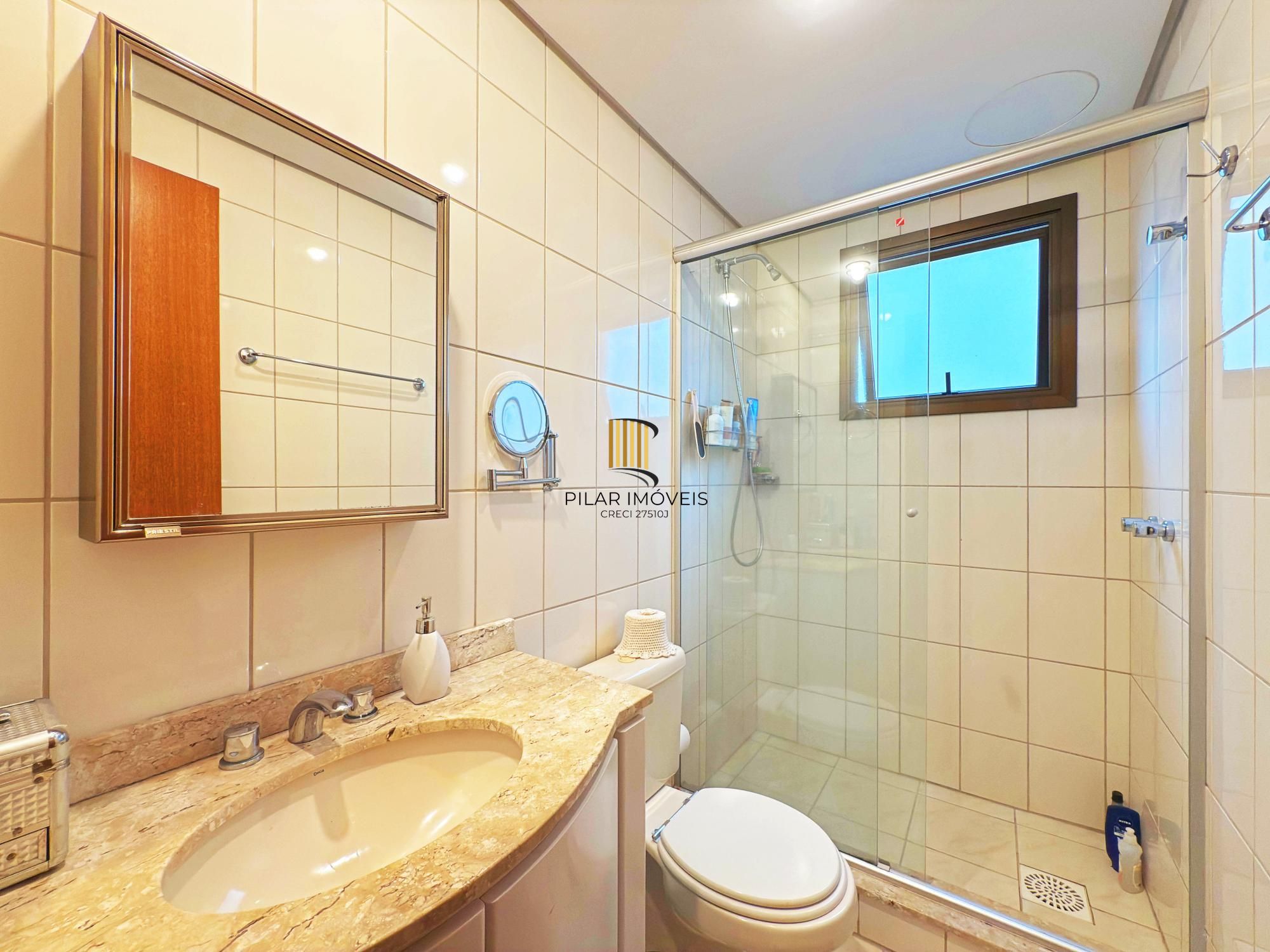 Apartamento 3 Dormitórios com Suíte, Churrasqueira e Excelente Vista Petrópolis