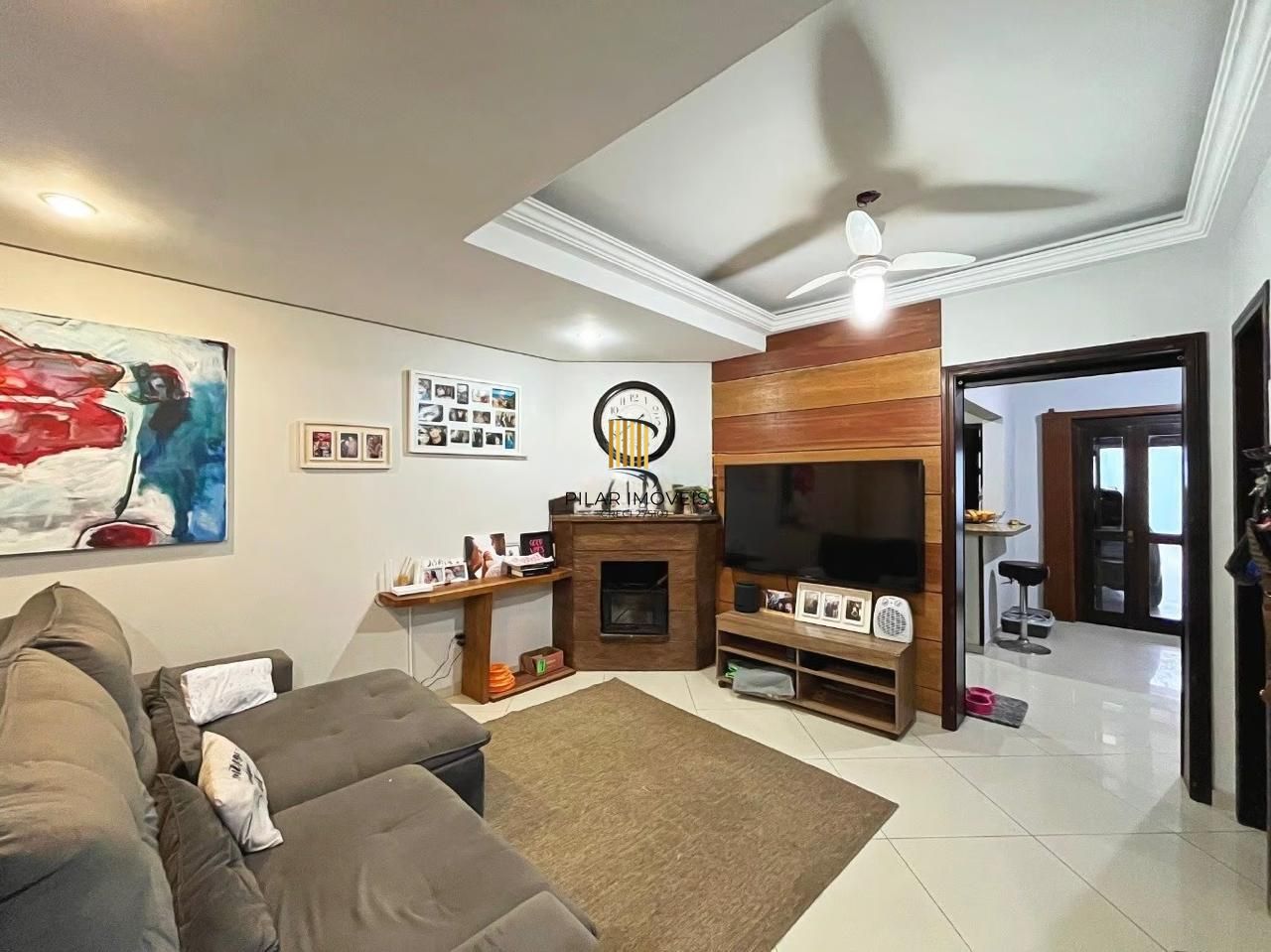 Excelente casa a venda com 3 dormitórios no bairro Tristeza em Porto Alegre.