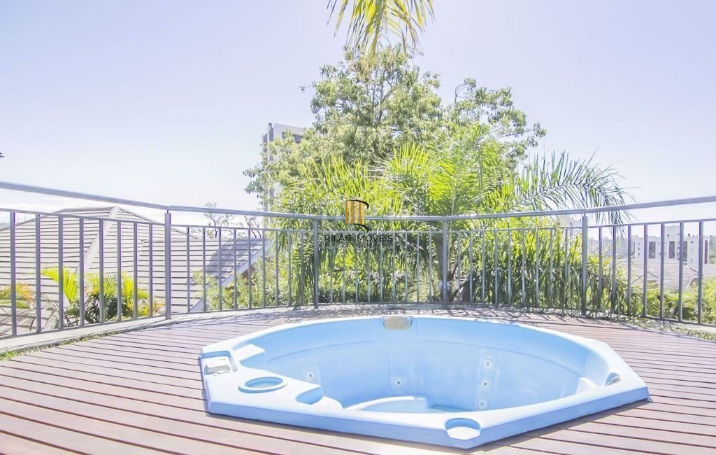 Casa Para Comprar  em condomínio com 5 quartos e 4 vagas no Jardim Botânico