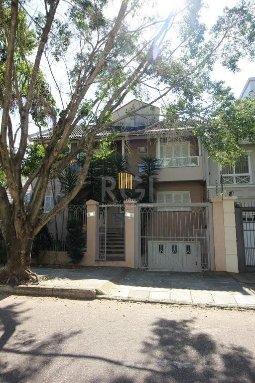 Casa para comprar com 4 dormitórios, 458 m² - Chácara das Pedras - Porto Alegre