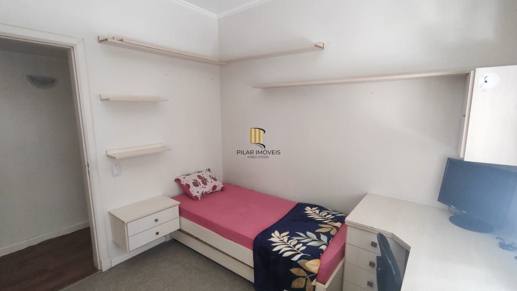 AP, 3 dormitórios, 1 suíte, 3 banheiros, box coberto, frente colégio Militar