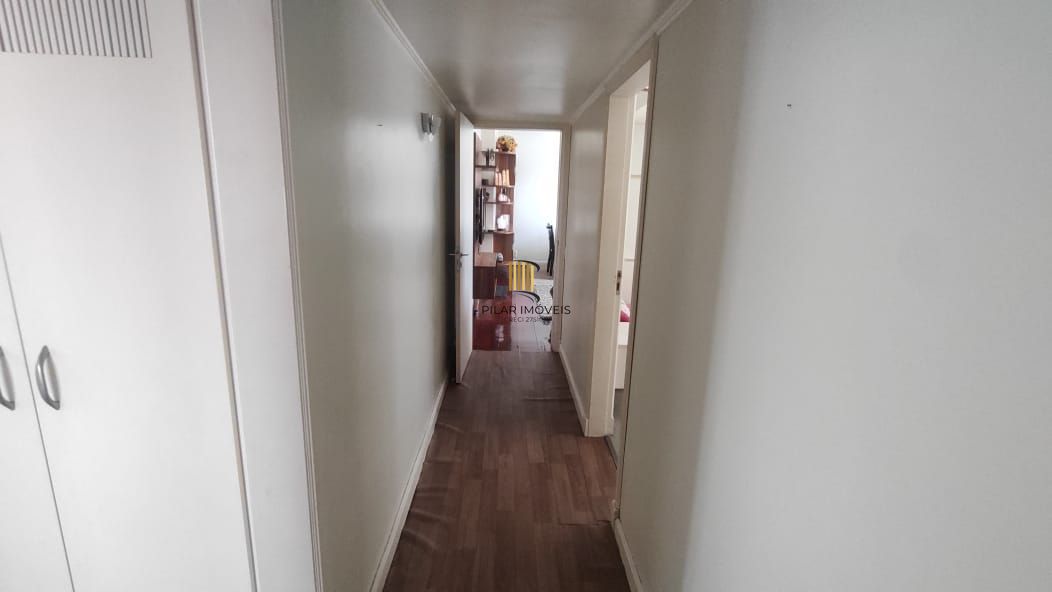 AP, 3 dormitórios, 1 suíte, 3 banheiros, box coberto, frente colégio Militar