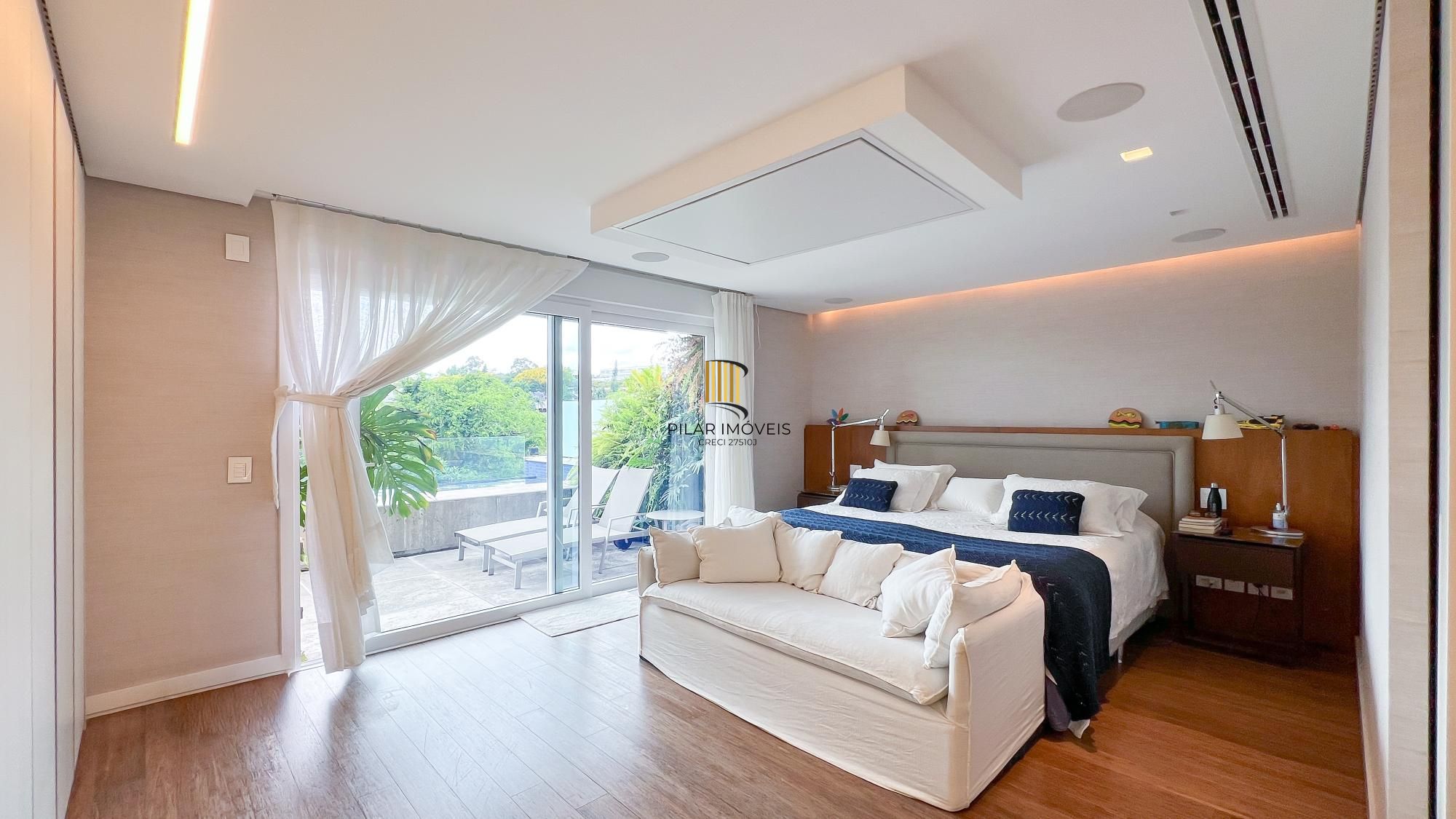 Mansão Suspensa Mobiliada no Las Piedras com piscina e vista para a mata nativa