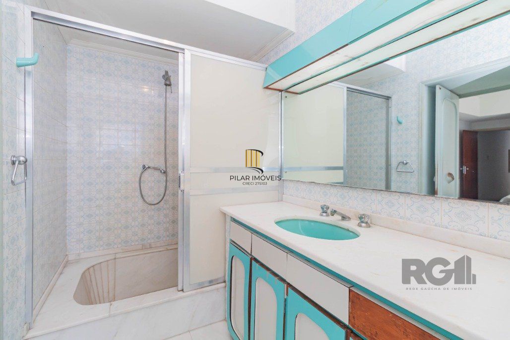 Apartamento para Comprar com 3 dormitórios com suíte e 195m² com até 4 vagas