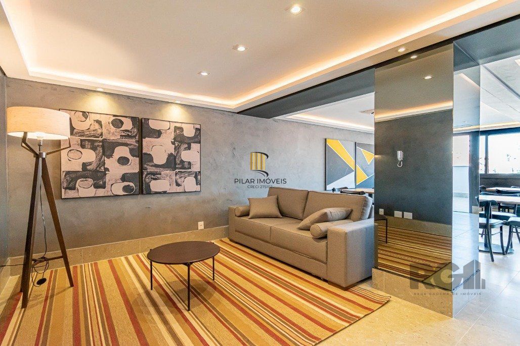Apartamento á venda, 2 dormitórios, 2 vagas, no bairro Rio Branco, próximo à Redenção.