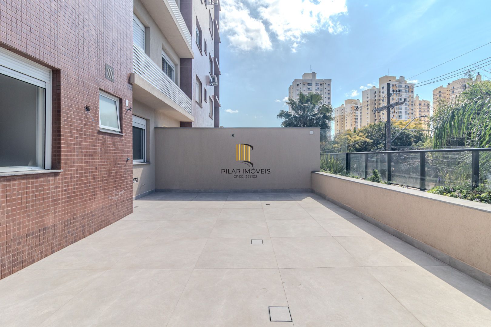 Apartamento Garden Espetacular: Pátio Privativo, Conforto Térmico e Sol na Medida Certa!