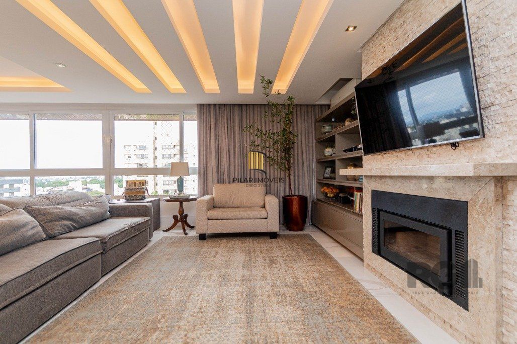 Apartamento com 209 m² privativos sendo 3 suítes, 4 elevadores, 3 vagas de garagens, à venda no bairro Higienópolis