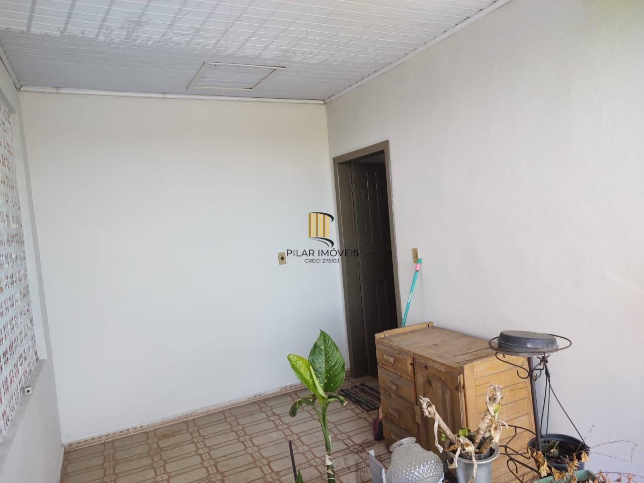 Vende Casa Comercial com deposito nos fundos, 289,80m²