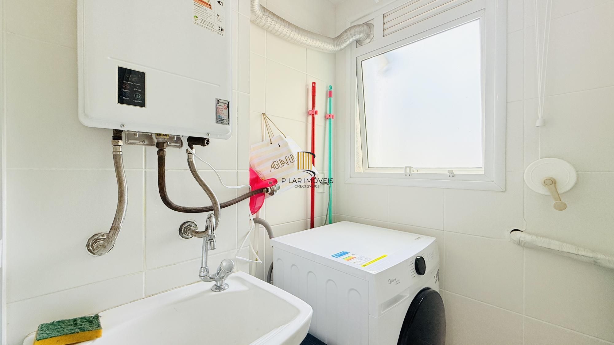 Excelente apartamento a venda com 2 dormitórios no bairro Passo d areia.