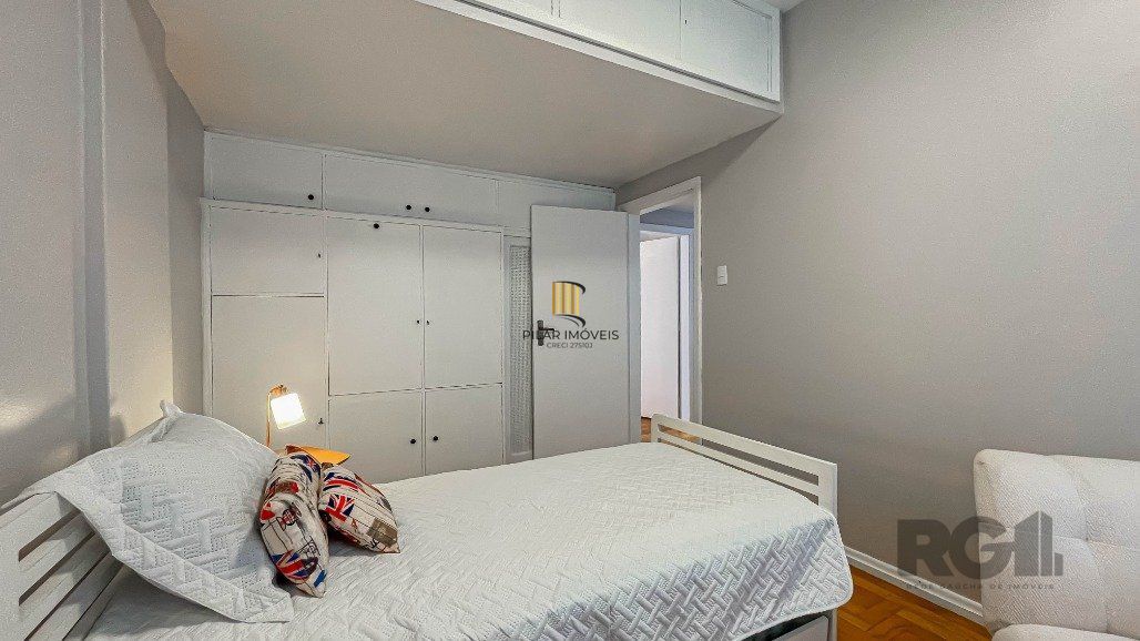 Apartamento para comprar ,  dois dormitórios, 1 vaga de garagem no Centro Histórico.