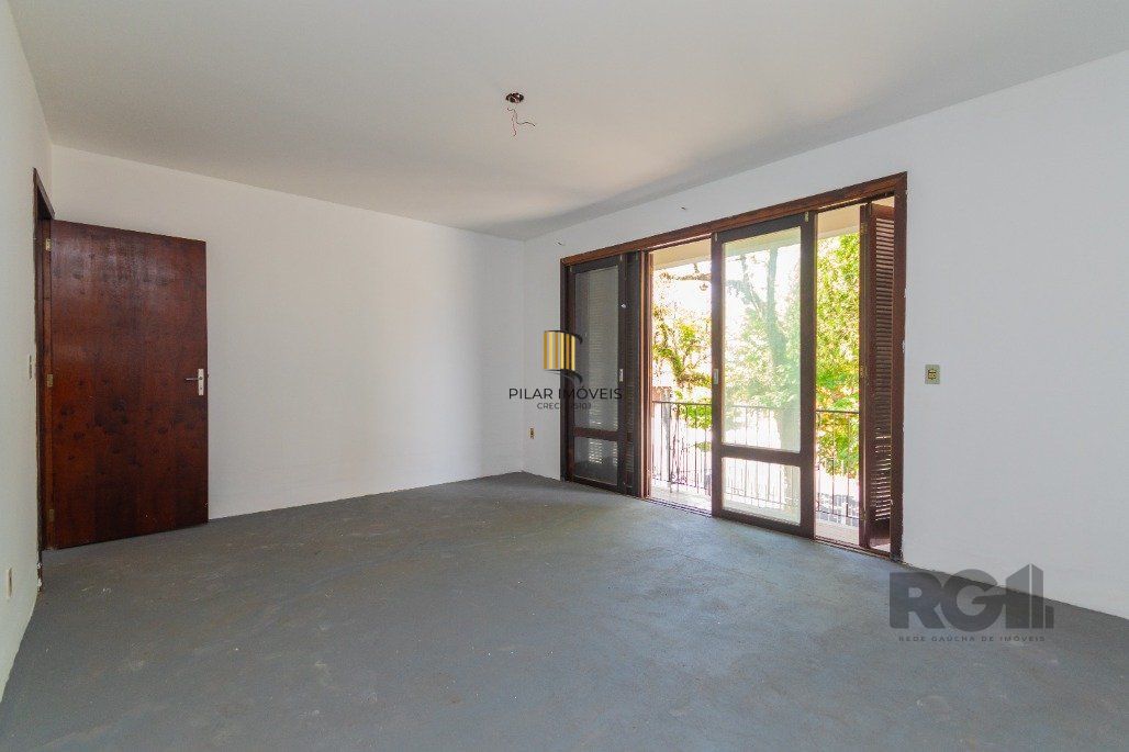 Casa/sobrado para Comprar com 4 dormitórios no bairro  Chácara das Pedras.
