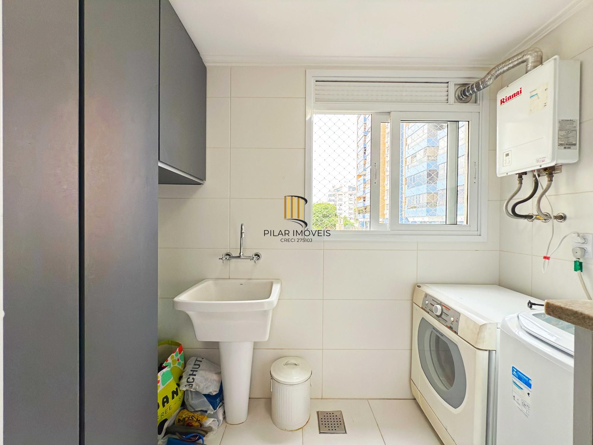 Apartamento a venda semi-mobiliado com dois dormitórios no bairro São João/PoA