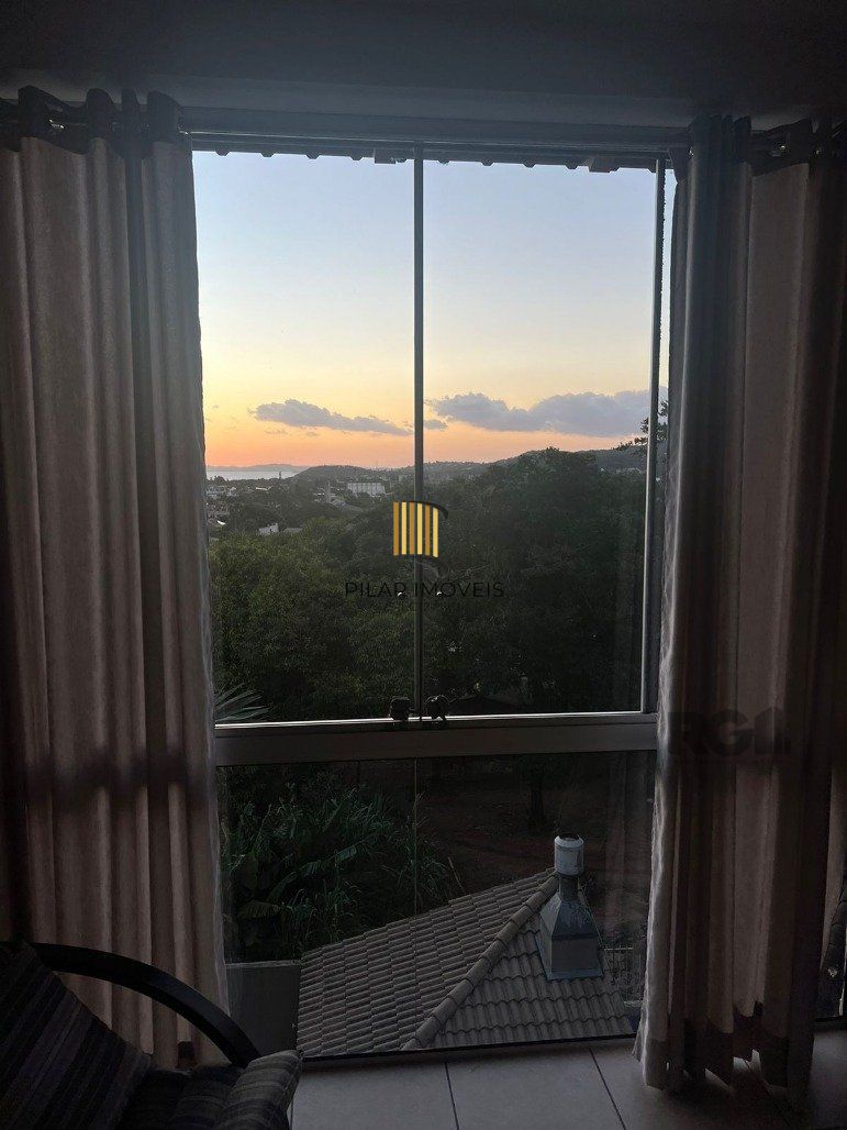 Casa mobiliada com 262m² no bairro Ipanema
