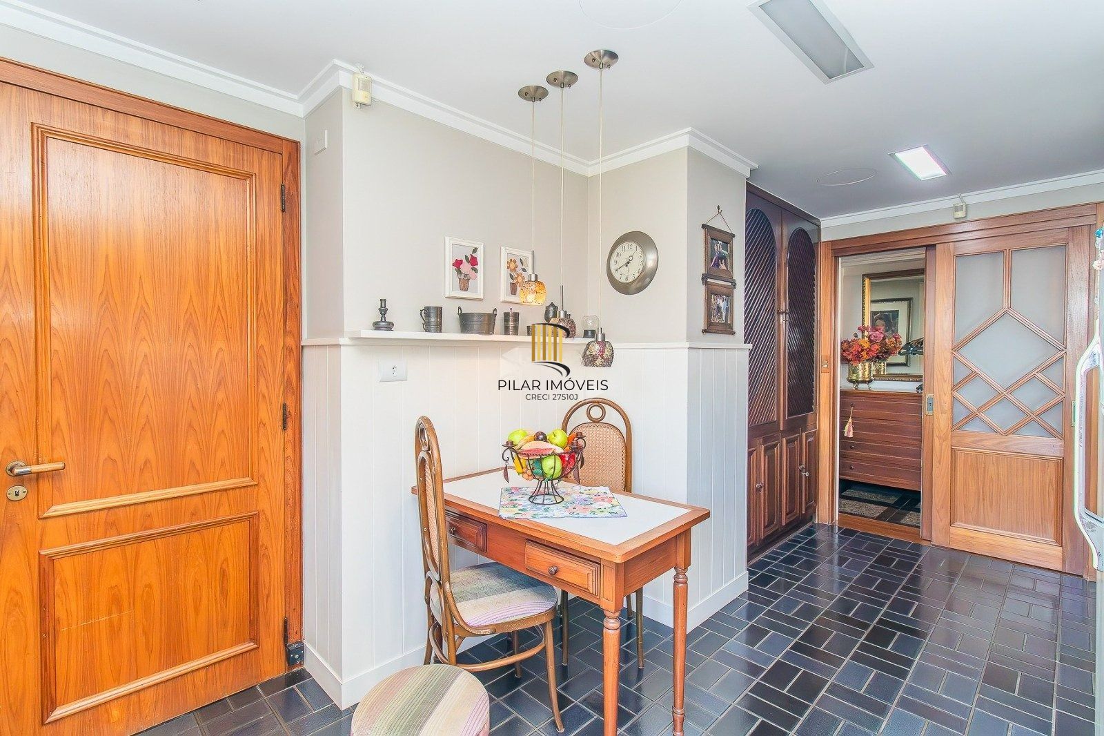 Amplo apartamento de alto padrão com 3 dormitórios