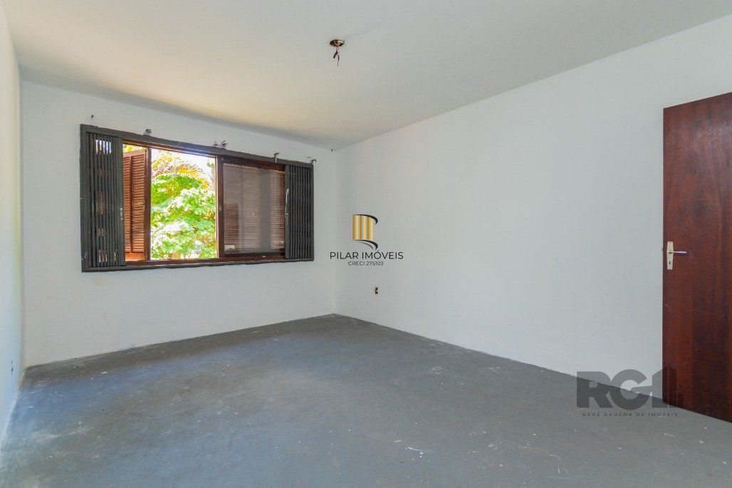 Casa/sobrado para Comprar com 4 dormitórios no bairro  Chácara das Pedras.