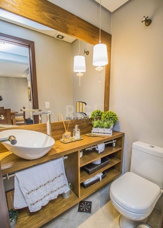 Casa para Comprar com  199 m² por R$ 1.180.000,00 - Boa Vista - Porto Alegre/RS