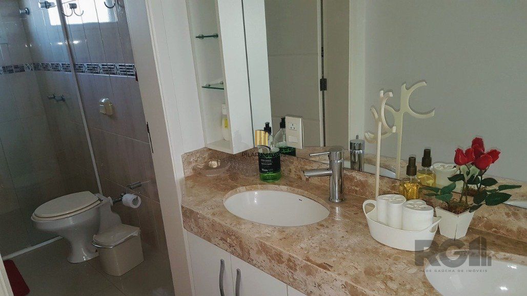 Casa para Comprar  no Condado de Capão com 5 suítes.