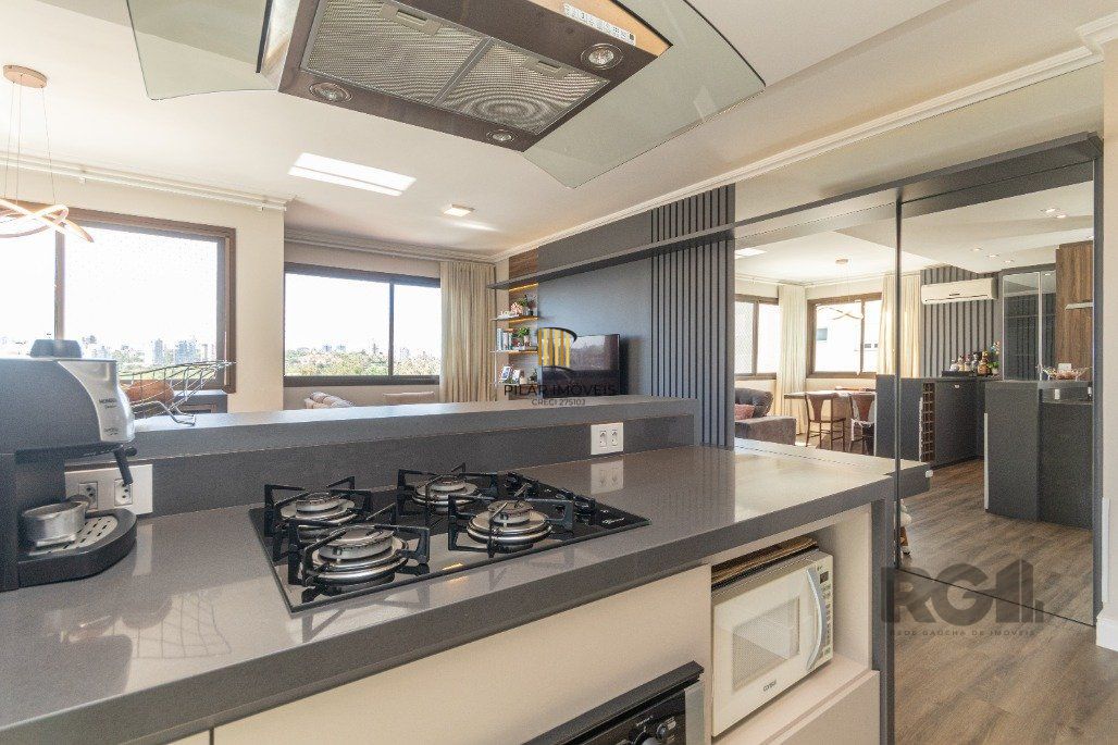 Apto 3 dormitórios, transformado em 2 com suíte e closet enorme, 2 vagas de garagem no jardim botânico