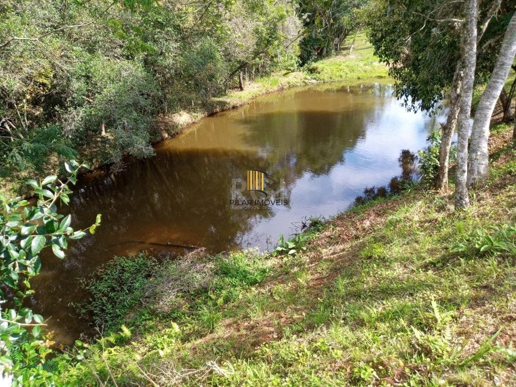 Boletto Imóveis vende Sitio na RS, Com 7 casas, 2 comerciais, excelente local para vários seguimento fácil acesso , rota para gramado, R$3.900,000,00