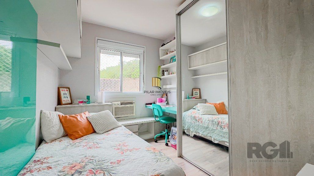 Apartamento a venda no bairro Passo da Areia com dois dormitórios.