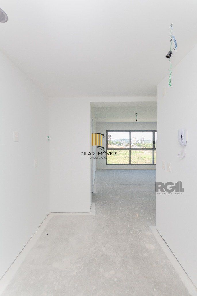 Apto de 3 suítes, andar alto, 115m² privativos com lavabo, cozinha americana e churrasqueira.
