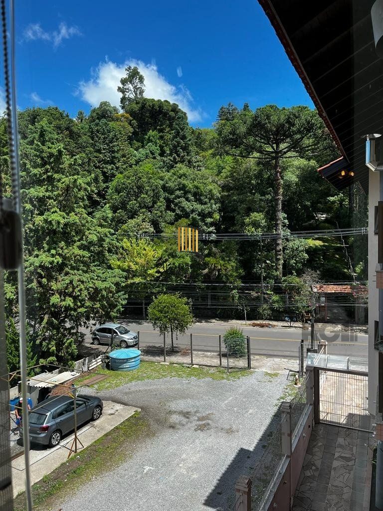 Cobertura duplex com 2 suítes e uma vaga para Comprar em Gramado.