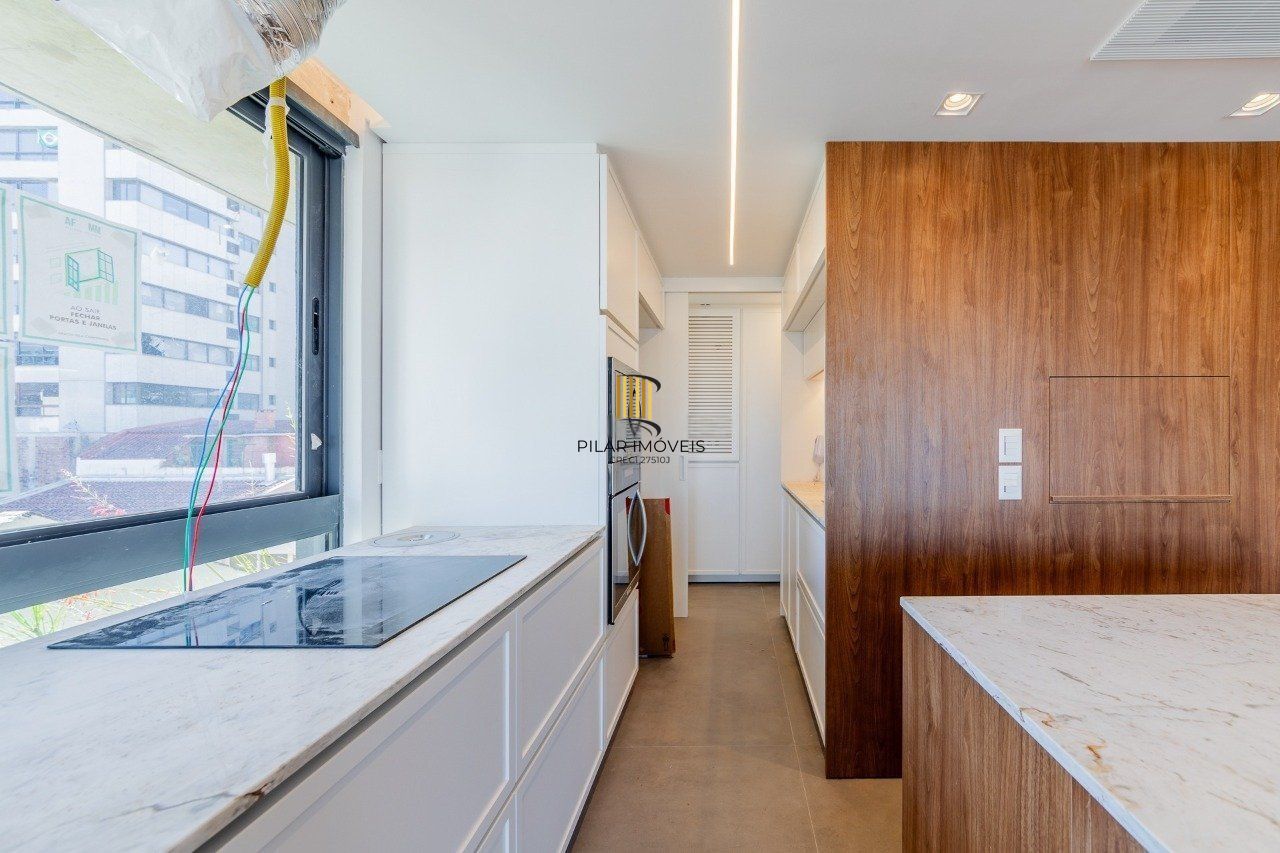 Apartamento novo 3 dormitórios com 2 vagas próximo ao Grêmio Náutico União