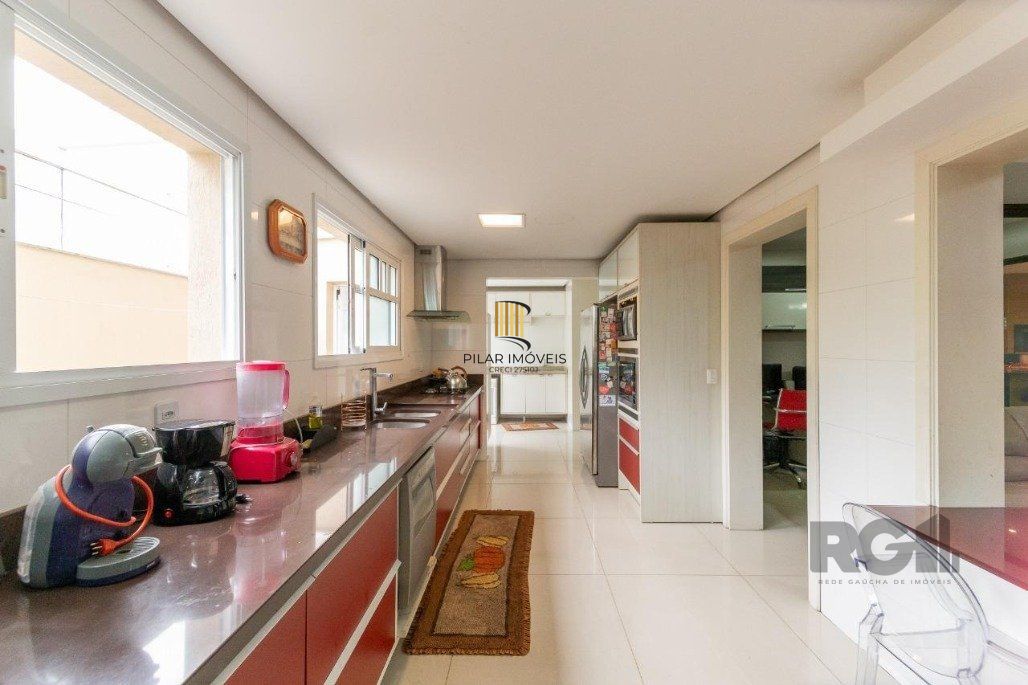vende exelente casa com 442m² , 4 dormitórios Suíte, garagem para 4 carros