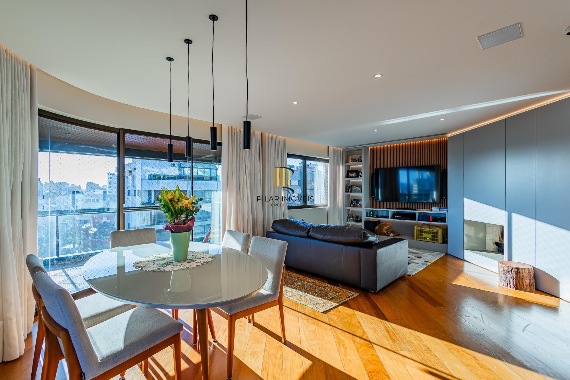 Sofisticação e Conforto em Petrópolis – 231,51m² privativos, 3 dormitórios (1 suíte master) + 3 vagas