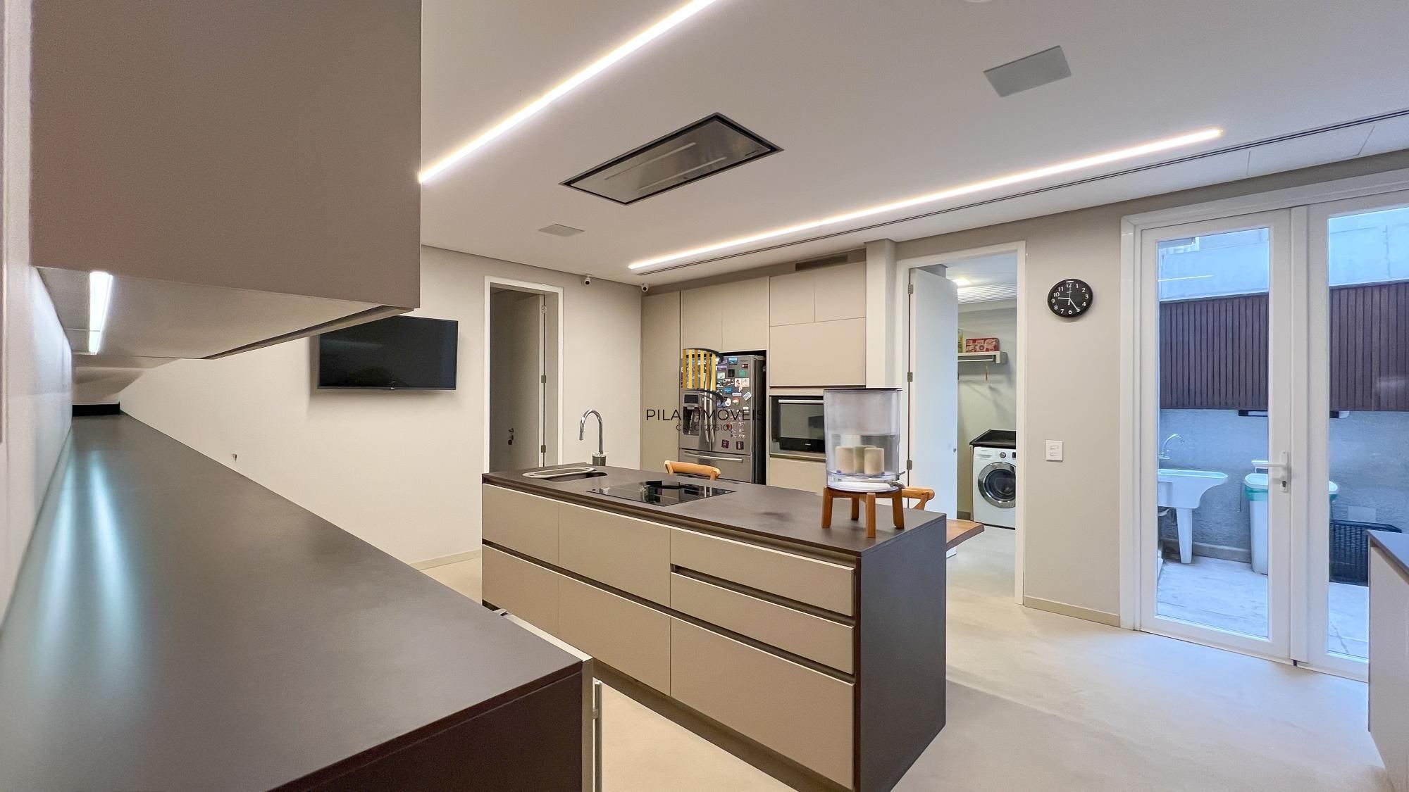 Mansão Suspensa Mobiliada no Las Piedras com piscina e vista para a mata nativa