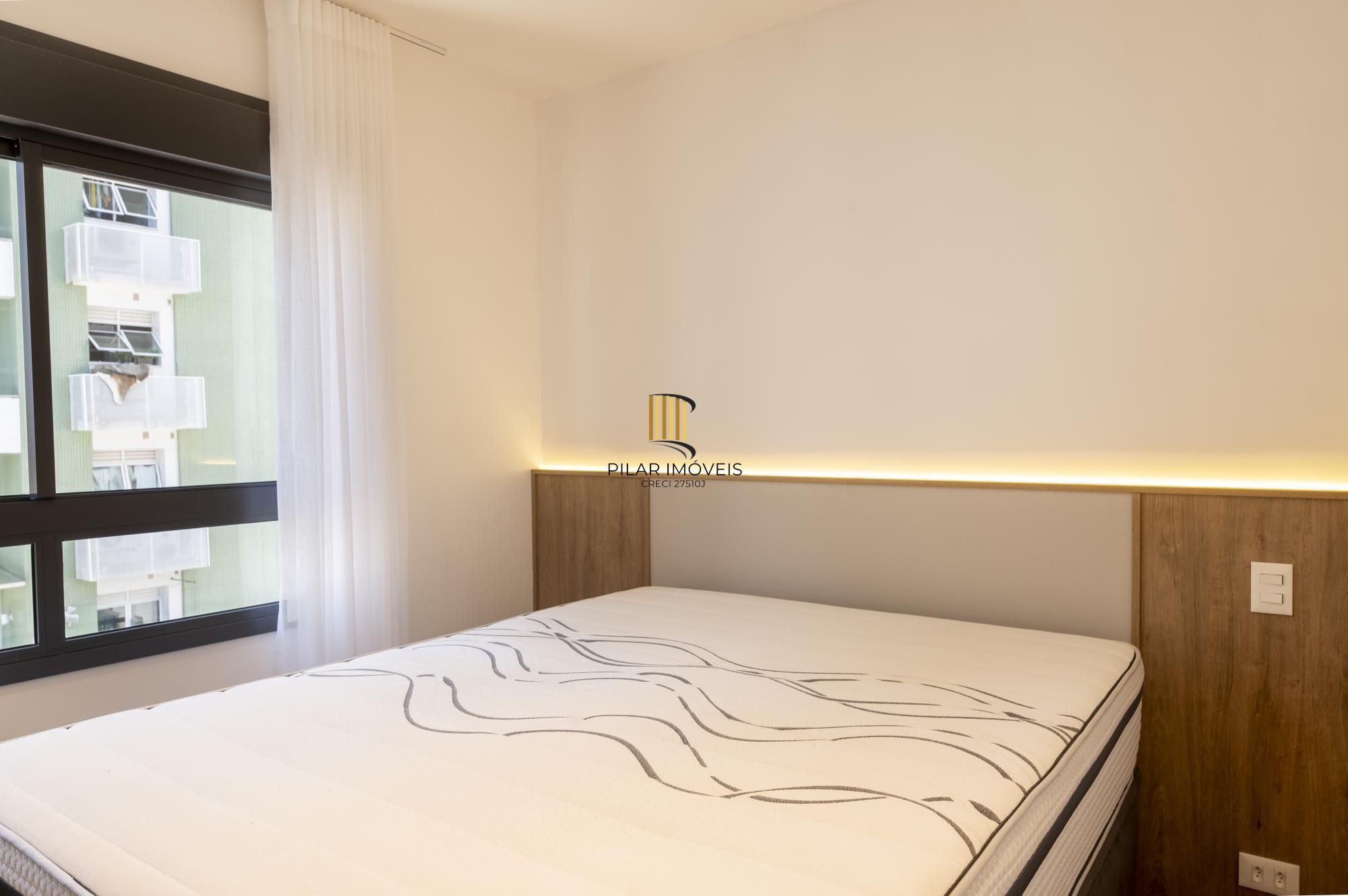 Apartamento com 67m², 2 quartos, 1 suíte, 1 vaga, no bairro Petrópolis em Porto Alegre