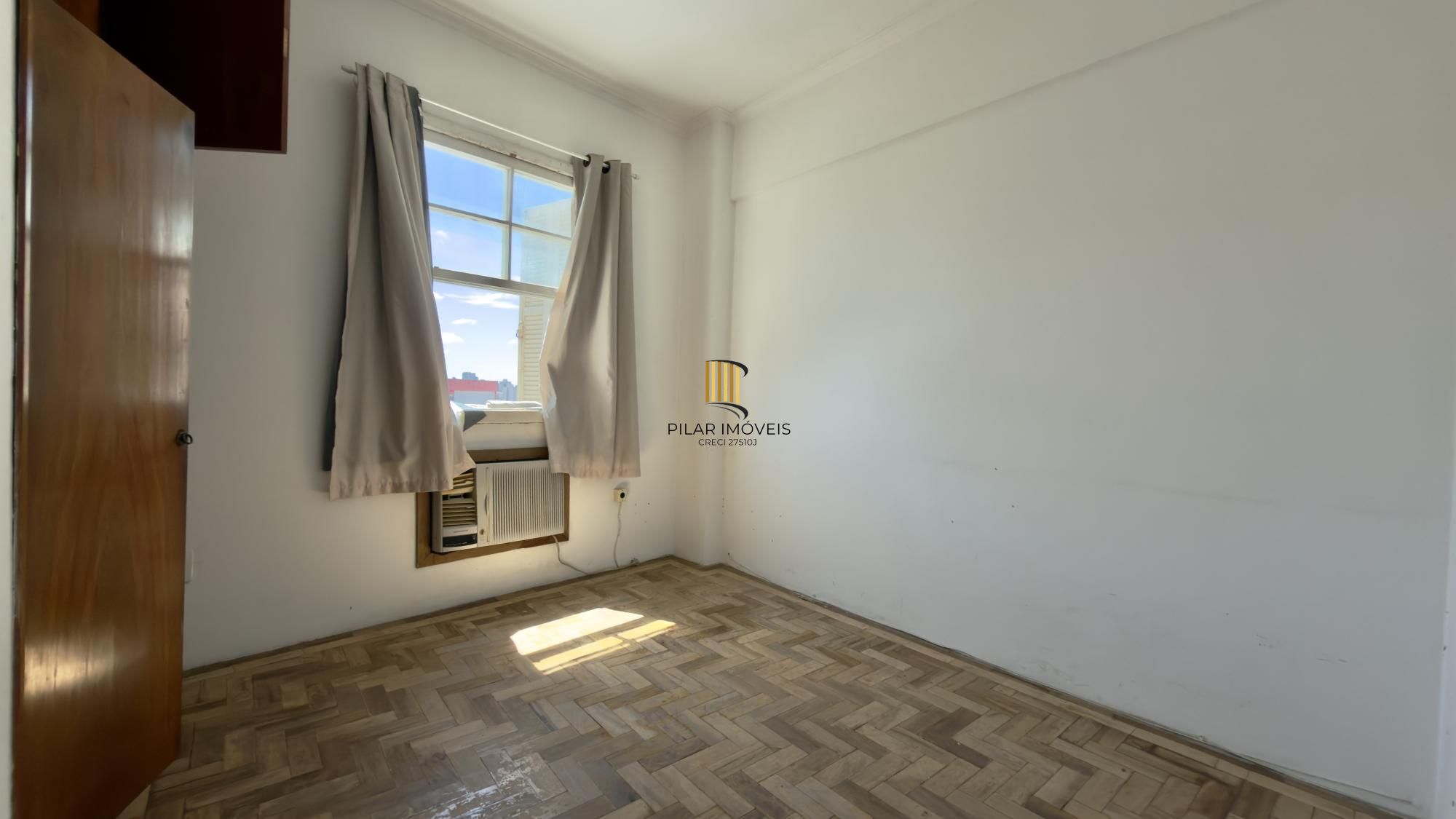 Apartamento 3 quartos para comprar no Ed. Jardim Sevigné. Centro Histórico.