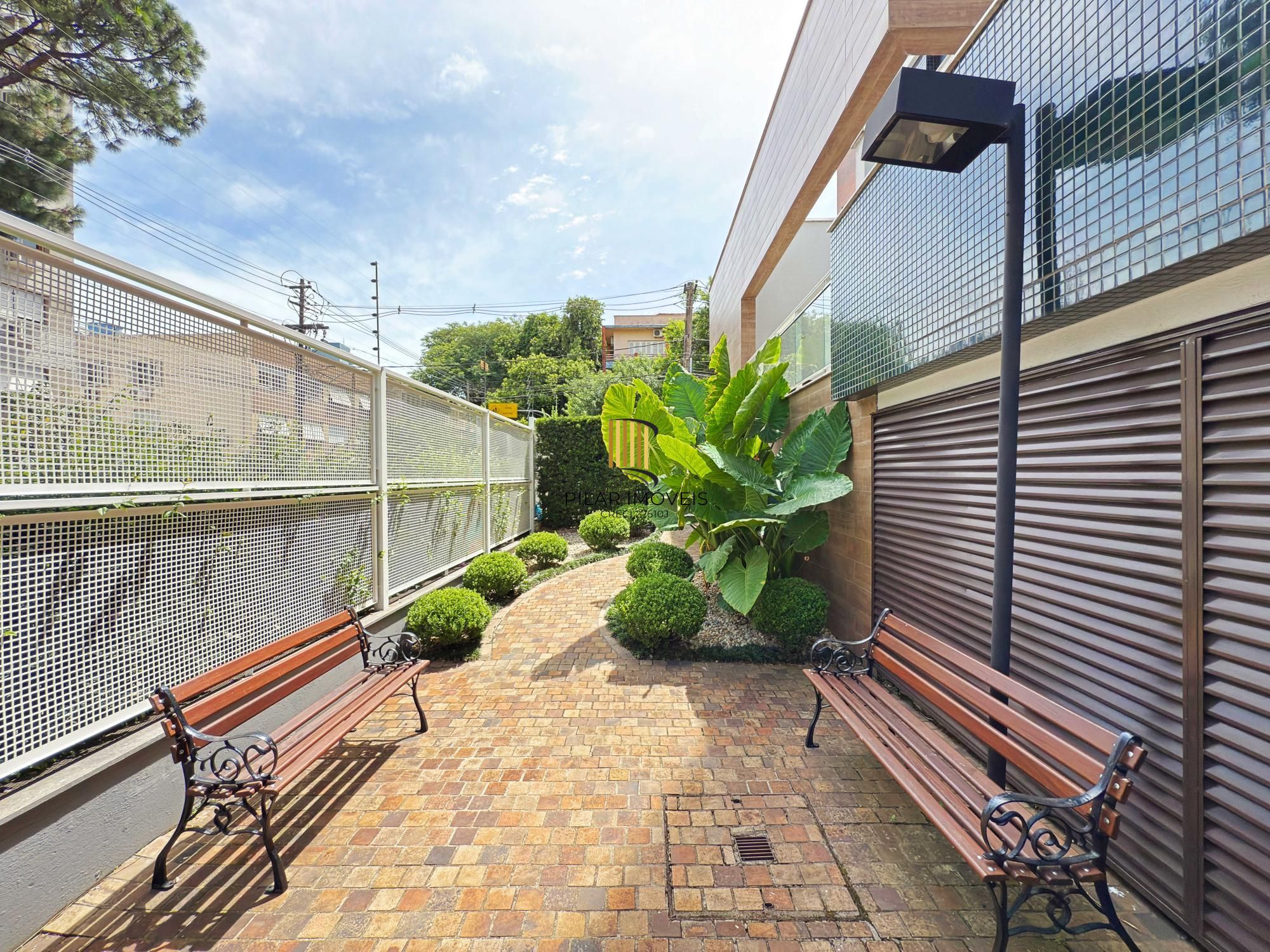 Lindo apartamento de 2 dormitórios e uma vaga de garagem