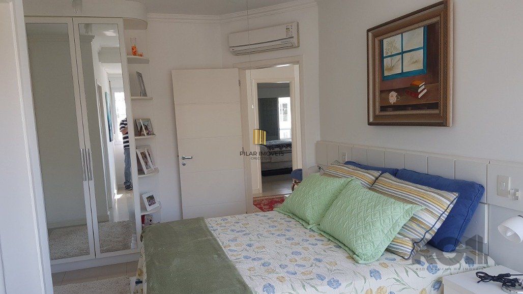 Casa para Comprar  no Condado de Capão com 5 suítes.