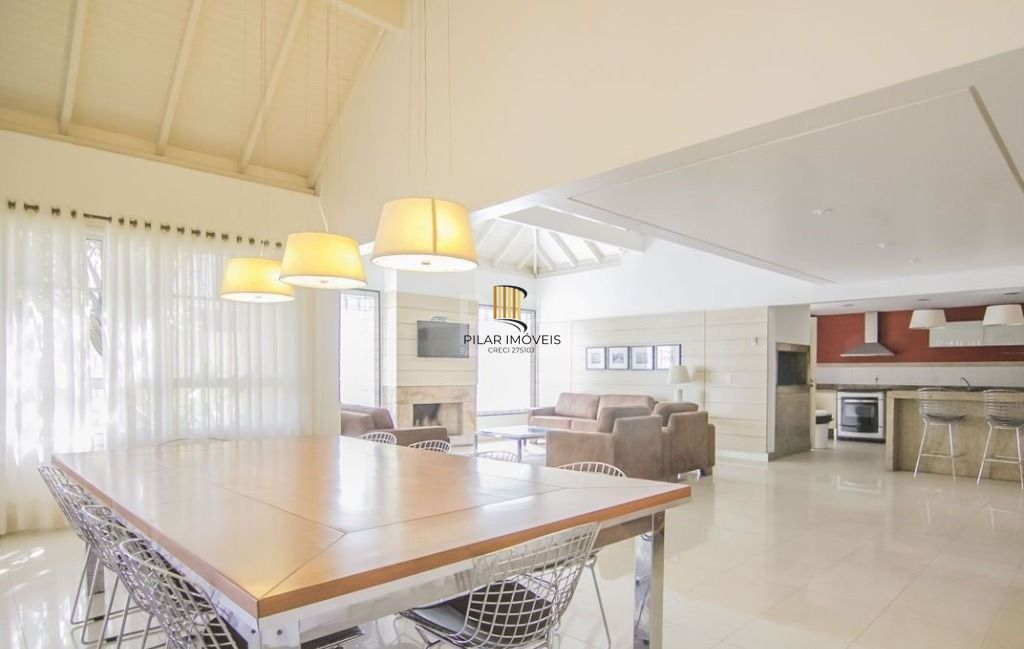 Casa Para Comprar  em condomínio com 5 quartos e 4 vagas no Jardim Botânico