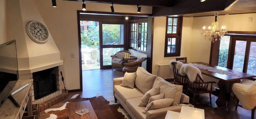 Casa Residencial para Comprar no centro de Gramado