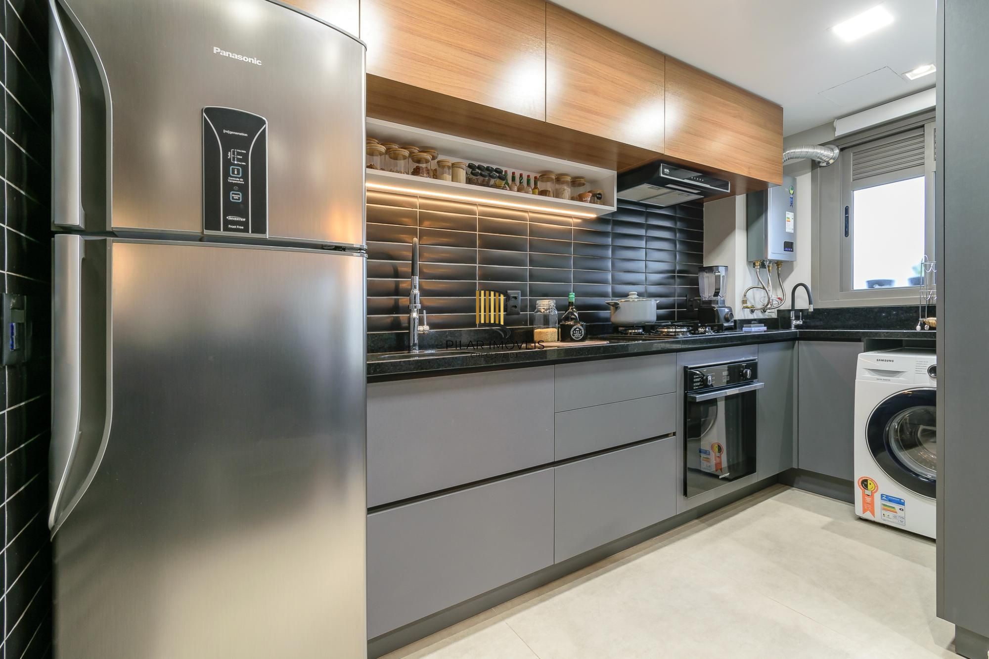 Apartamento com 2 dormitórios, 75m2 à venda no bairro farropilha