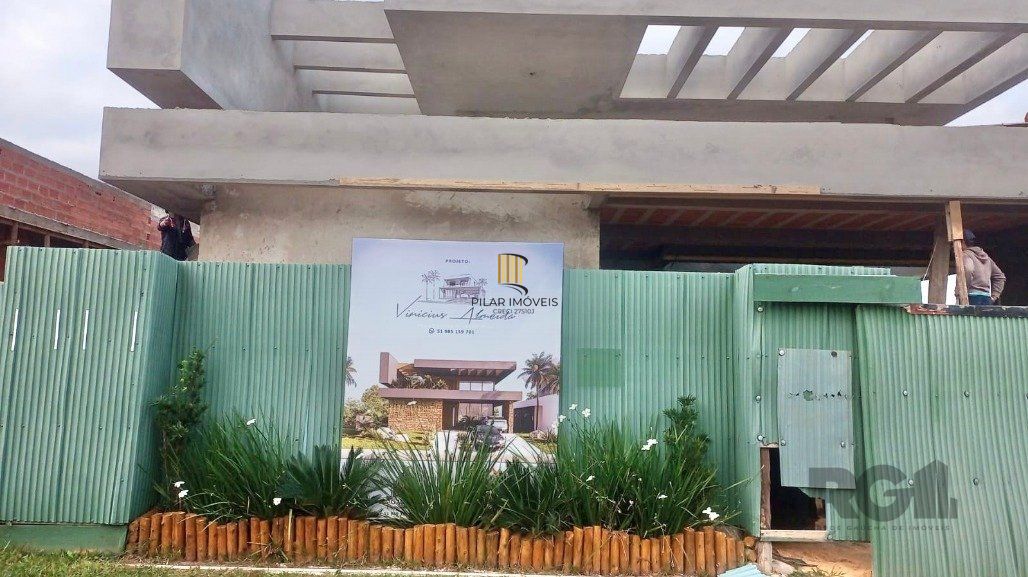 Casa com 3 dormitórios Para comprar Com  246 m² por R$ 1.800.000,00 - Centro - Torres/RS