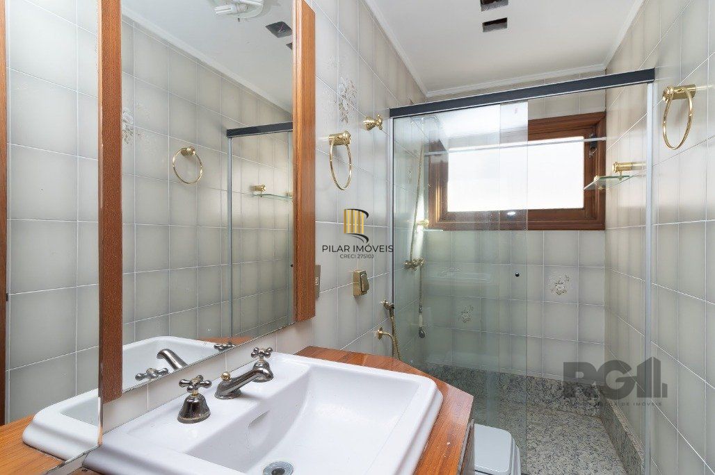 Casa incrível com 444m² privativos, para uso misto, residencial ou comercial.