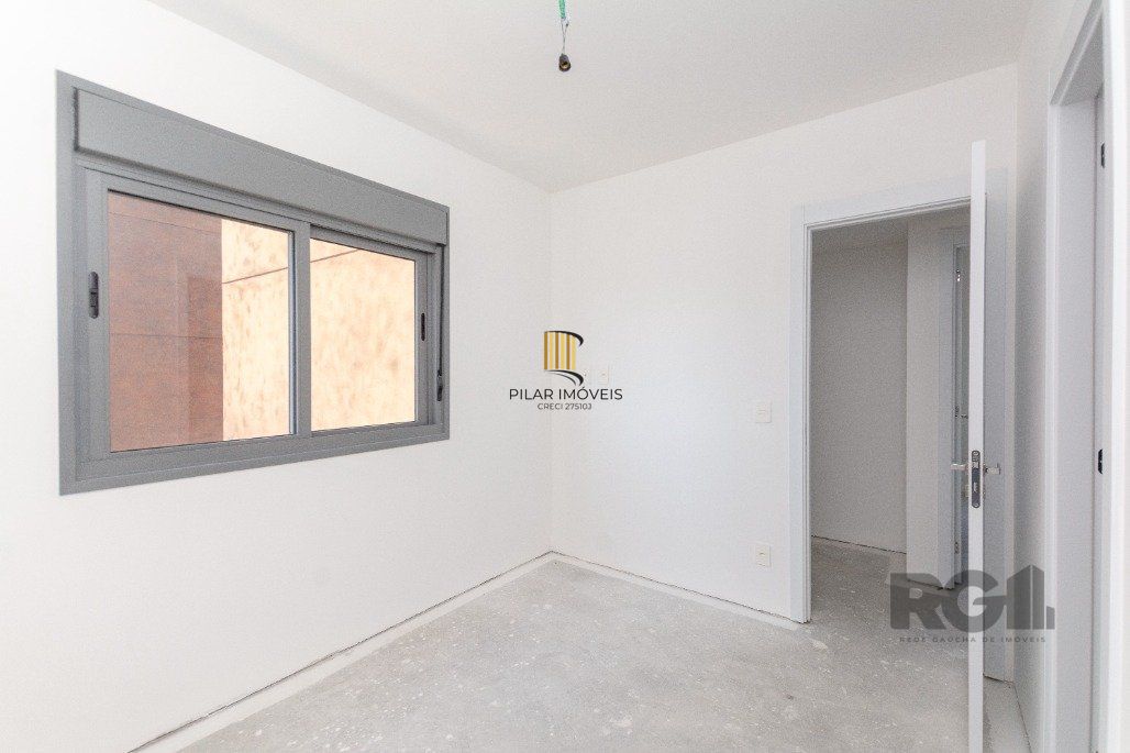 Apto de 3 suítes, andar alto, 115m² privativos com lavabo, cozinha americana e churrasqueira.