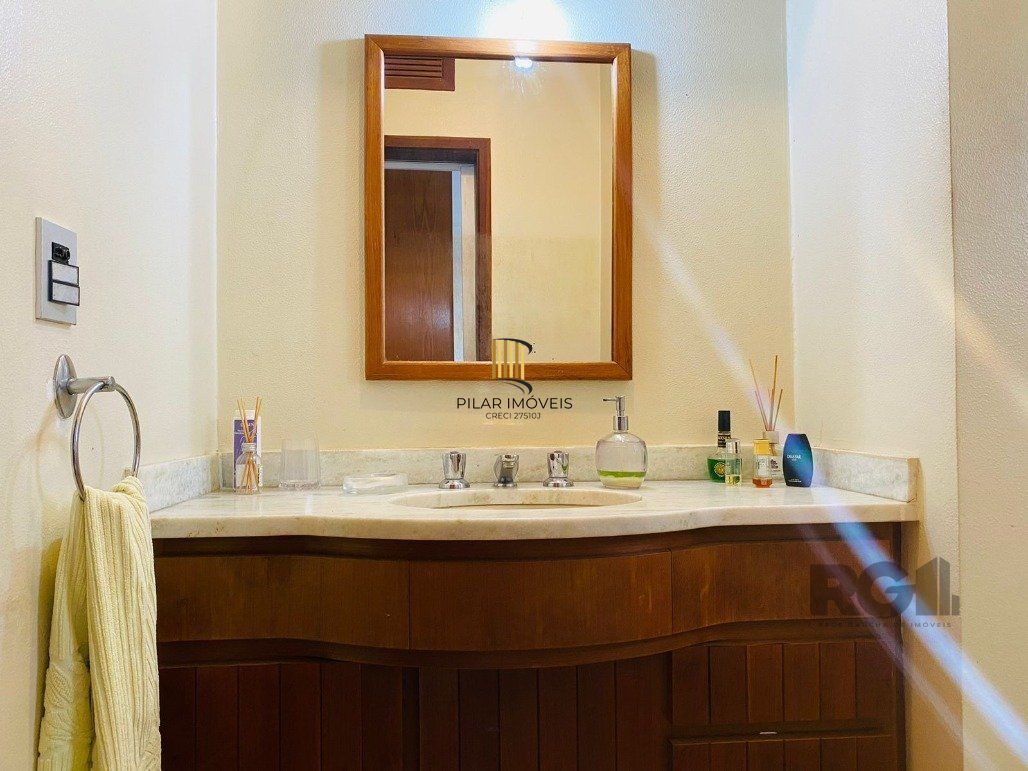 Casa excelente para Comprar  no Bairro Três Figueiras!!